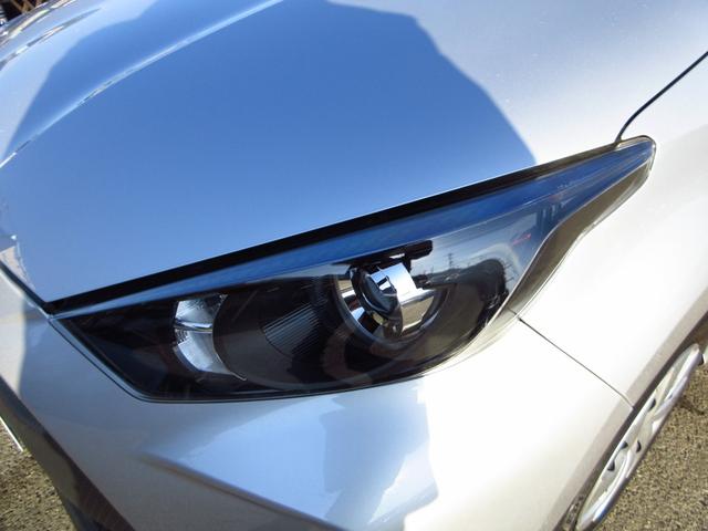 ヤリス Ｘ　雹害車　ナビ　ブルートゥース　ＵＳＢ　全周囲カメラ　フロントドライブレコーダー　セーフティセンス　レーンキープアシスト　前後ソナー　オートライト　プライバシーガラス　ドアバイザー　キーレスキー（24枚目）