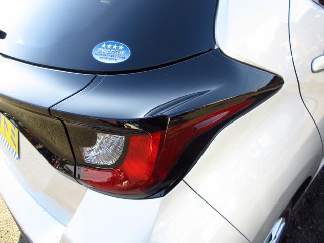 ヤリス Ｘ　雹害車　ナビ　ブルートゥース　ＵＳＢ　全周囲カメラ　フロントドライブレコーダー　セーフティセンス　レーンキープアシスト　前後ソナー　オートライト　プライバシーガラス　ドアバイザー　キーレスキー（27枚目）