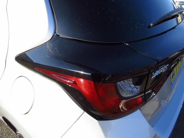 ヤリス Ｘ　雹害車　ナビ　ブルートゥース　ＵＳＢ　全周囲カメラ　フロントドライブレコーダー　セーフティセンス　レーンキープアシスト　前後ソナー　オートライト　プライバシーガラス　ドアバイザー　キーレスキー（28枚目）