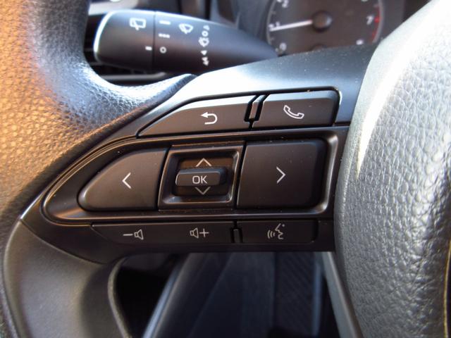 ヤリス Ｘ　雹害車　ナビ　ブルートゥース　ＵＳＢ　全周囲カメラ　フロントドライブレコーダー　セーフティセンス　レーンキープアシスト　前後ソナー　オートライト　プライバシーガラス　ドアバイザー　キーレスキー（51枚目）