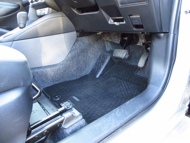 ヤリス Ｘ　雹害車　ナビ　ブルートゥース　ＵＳＢ　全周囲カメラ　フロントドライブレコーダー　セーフティセンス　レーンキープアシスト　前後ソナー　オートライト　プライバシーガラス　ドアバイザー　キーレスキー（54枚目）