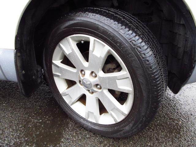 デリカＤ：５ シャモニー　パートタイム４ＷＤ　８人乗り　ナビ　テレビ　ＥＴＣ　Ｂカメラ　フリップダウンモニター　両側パワースライドドア　パドルシフト　クルーズコントロール　純正アルミ　ウッドコンビステア　スマートキー（12枚目）