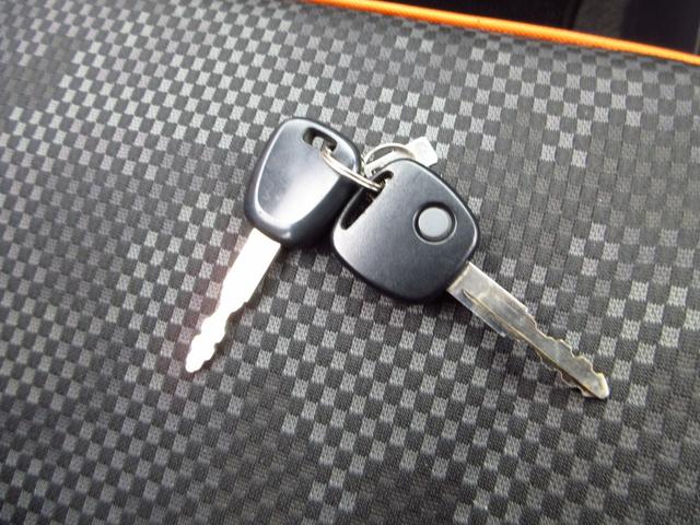 ハスラー Ｇ　５速マニュアル　ツートンカラー　４ＷＤ　社外マフラー　社外アルミ　ＣＤ　ＡＵＸ　ＵＳＢ　ＥＴＣ　前後ドライブレコーダー　アイドリングストップ　キーレスキー　運転席シートヒーター　オートエアコン（22枚目）