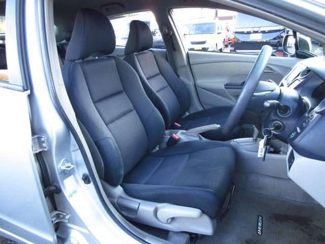 インサイト G ナビ テレビ CD DVD ビルトインETC Bカメラ アイドリングストップ ECON トノカバー ステアリモコン オートエアコン ドアバイザー プライバシーガラス キーレスキー(30枚目)