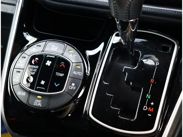 ヴォクシー ＺＳ　煌ＩＩ　純正１０型ナビ　１２．１型フリップダウンモニター　トヨタセーフティセンス　コーナーセンサー　フルセグＴＶ　バックカメラ　ＨＤＭＩ　ＥＴＣ２．０　両電動スライド　リアオートエアコン　前後ドラレコ　ＬＥＤ（33枚目）