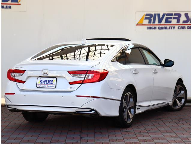 アコード EX モデューロエアロ 本革シート サンルーフ 純正ナビ フルセグTV バックカメラ ETC BSI HUD LEDライト 後席シートヒーター アダプティブクルーズ ワイヤレス充電 コーナーセンサー(6枚目)