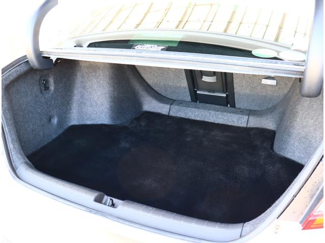 アコード EX モデューロエアロ 本革シート サンルーフ 純正ナビ フルセグTV バックカメラ ETC BSI HUD LEDライト 後席シートヒーター アダプティブクルーズ ワイヤレス充電 コーナーセンサー(12枚目)