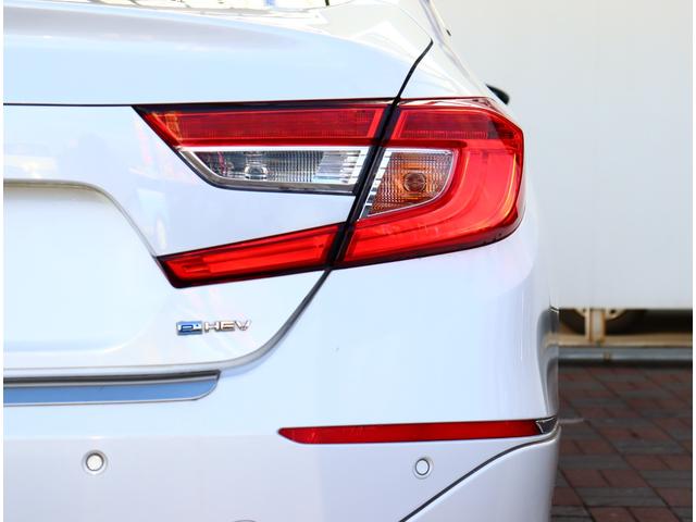 アコード EX モデューロエアロ 本革シート サンルーフ 純正ナビ フルセグTV バックカメラ ETC BSI HUD LEDライト 後席シートヒーター アダプティブクルーズ ワイヤレス充電 コーナーセンサー(18枚目)