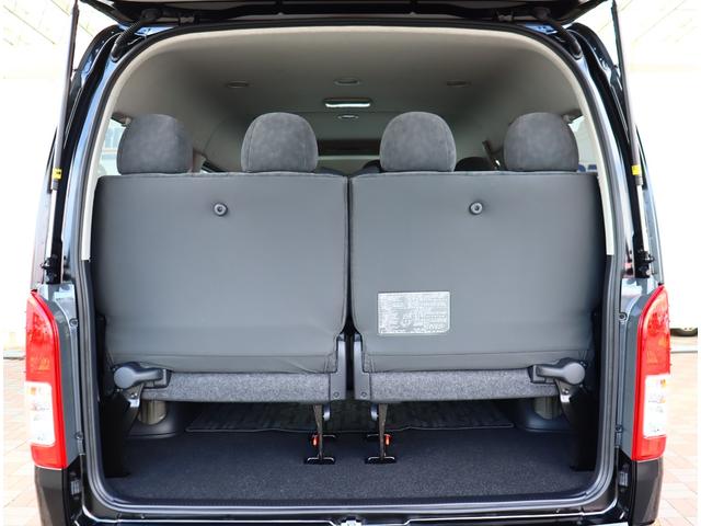 ハイエースワゴン ＧＬ　登録済未使用車　デジタルインナーミラー　パノラミックビューモニター　Ｔコネクトナビ　ＥＴＣ２．０　ＬＥＤ　プリクラッシュセーフティ　イージークローザー付き電動スライド　フロアマット　ドアバイザー（13枚目）
