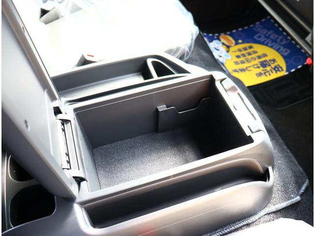 ハイエースワゴン ＧＬ　登録済未使用車　デジタルインナーミラー　パノラミックビューモニター　Ｔコネクトナビ　ＥＴＣ２．０　ＬＥＤ　プリクラッシュセーフティ　イージークローザー付き電動スライド　フロアマット　ドアバイザー（48枚目）