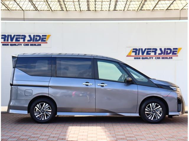 セレナ e-パワー ハイウェイスターV 防水シート フリップダウンモニター 12.3型ナビ アラウンドビュー プロパイロット BSM インテリジェントルームミラー ワイヤレス充電 リアオートエアコン 両電動スライド ETC2.0 1オーナー(2枚目)