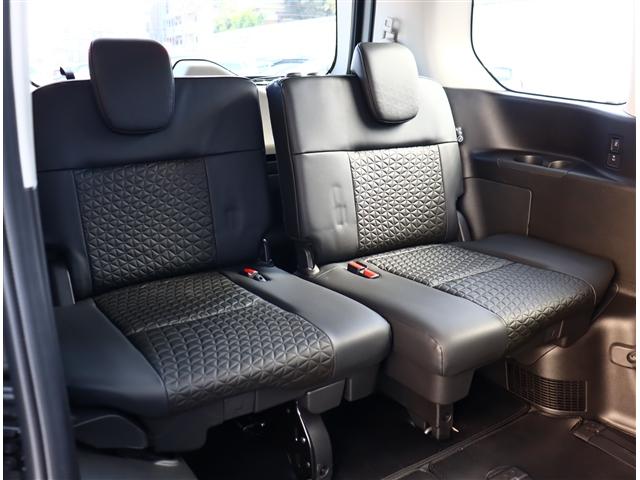 セレナ e-パワー ハイウェイスターV 防水シート フリップダウンモニター 12.3型ナビ アラウンドビュー プロパイロット BSM インテリジェントルームミラー ワイヤレス充電 リアオートエアコン 両電動スライド ETC2.0 1オーナー(8枚目)