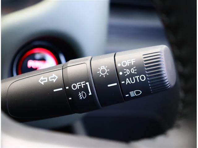 フリード ｅ：ＨＥＶクロスター　登録済未使用車　１１．４型ホンダコネクトナビ　フルセグ　ＤＶＤ　バックカメラ　ナビ＆ＴＶ　両側電動スライド　コーナーセンサー　ＢＳＩ　アダプティブクルーズ　ＬＥＤ　シートヒーター　オートエアコン（22枚目）