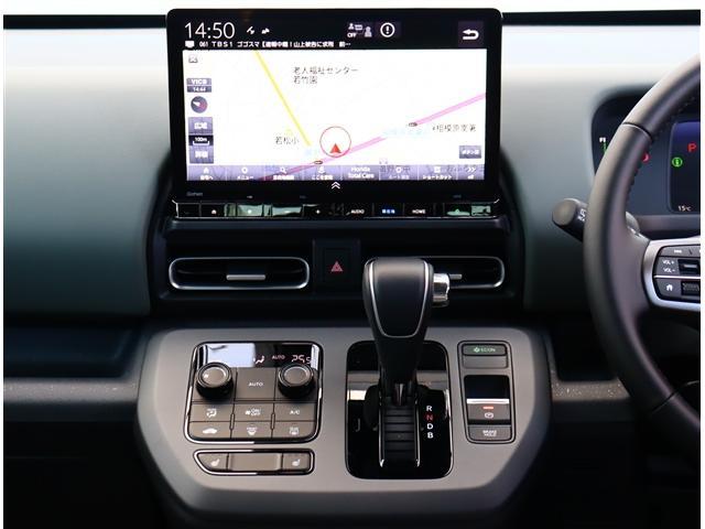 フリード ｅ：ＨＥＶクロスター　登録済未使用車　１１．４型ホンダコネクトナビ　フルセグ　ＤＶＤ　バックカメラ　ナビ＆ＴＶ　両側電動スライド　コーナーセンサー　ＢＳＩ　アダプティブクルーズ　ＬＥＤ　シートヒーター　オートエアコン（24枚目）