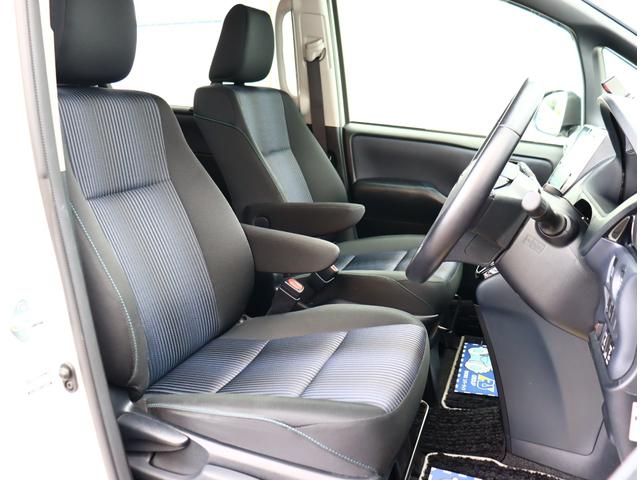 ヴォクシー ＺＳ　煌ＩＩ　純正１０型ナビ　１２型後席フリップダウンモニター　トヨタセーフティセンス　フルセグＴＶ　バックカメラ　ブルートゥース　両側パワースライド　ＬＥＤライト　スマートキー　オートエアコン　ＥＴＣ　ＨＤＭＩ（5枚目）