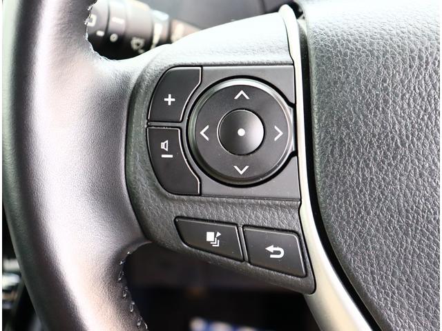 ヴォクシー ＺＳ　煌ＩＩ　純正１０型ナビ　１２型後席フリップダウンモニター　トヨタセーフティセンス　フルセグＴＶ　バックカメラ　ブルートゥース　両側パワースライド　ＬＥＤライト　スマートキー　オートエアコン　ＥＴＣ　ＨＤＭＩ（14枚目）