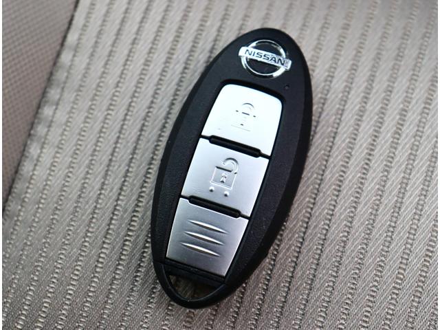 セレナ ハイウェイスター　エマジェンシーブレーキ　純正９インチナビ　フルセグＴＶ　ブルートゥースオーディオ　バックカメラ　ＥＴＣ　ＤＶＤ・ブルーレイ再生　インテリジェントキー　ＬＥＤヘッドライト　１５ＡＷ　クルコン　ドラレコ（29枚目）