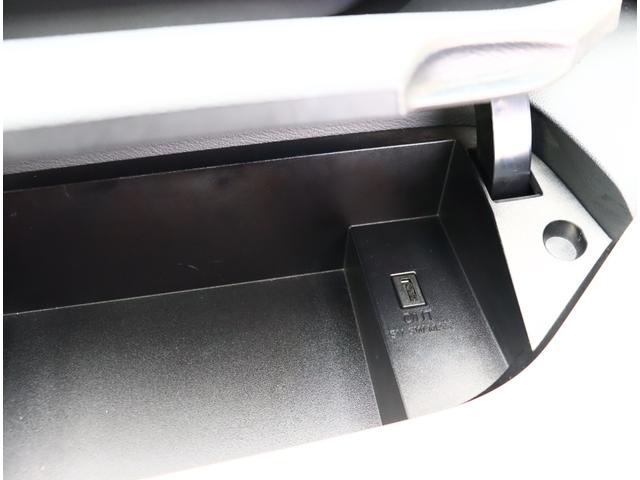 セレナ ハイウェイスター　エマジェンシーブレーキ　純正９インチナビ　フルセグＴＶ　ブルートゥースオーディオ　バックカメラ　ＥＴＣ　ＤＶＤ・ブルーレイ再生　インテリジェントキー　ＬＥＤヘッドライト　１５ＡＷ　クルコン　ドラレコ（31枚目）