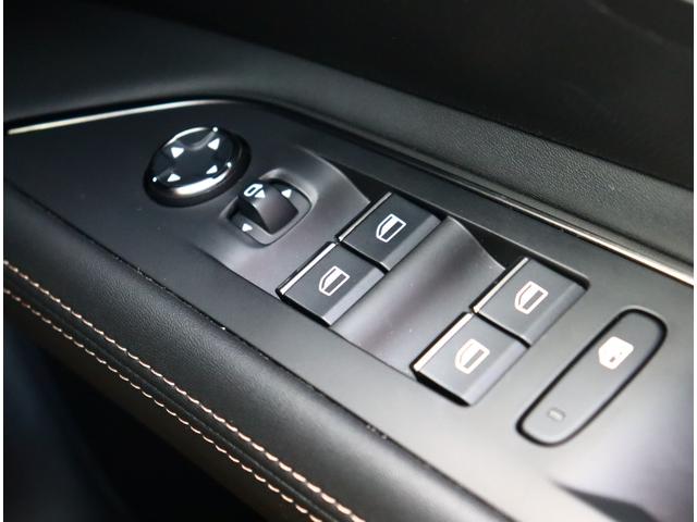 ３００８ ＧＴ　ブルーＨＤｉ　レザーパッケージ　サンルーフ　全方位カメラ　スマホ連携ディスプレイ　ブレーキサポート　ＢＳＭ　シートヒーター　メモリー付電動シート　ＬＥＤ　１８ＡＷ　ＥＴＣ　電動リアゲート　ドライブレコーダー（12枚目）