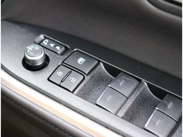 ヴォクシー Ｓ－Ｚ　メーカーオプションナビ１０．５型ナビ　フルセグＴＶ　バックカメラ　ＨＤＭＩ　ＤＶＤデッキ　ＥＴＣ２．０　３眼ＬＥＤ　前後ドラレコ　セーフティセンス　シートヒーター　ＧＲフロントエアロ　１７アルミ（10枚目）