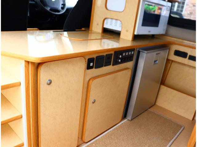 ハイエースバン ロングDX GLパッケージ キャンピング FOCS Dsコンパクト フジカーズ製 ナビTVバックカメラ ETC2.0 前後ドラレコ フリップダウンモニター 冷蔵庫 ベットキット 電子レンジ シンク 給排水タンク FFヒーター(33枚目)