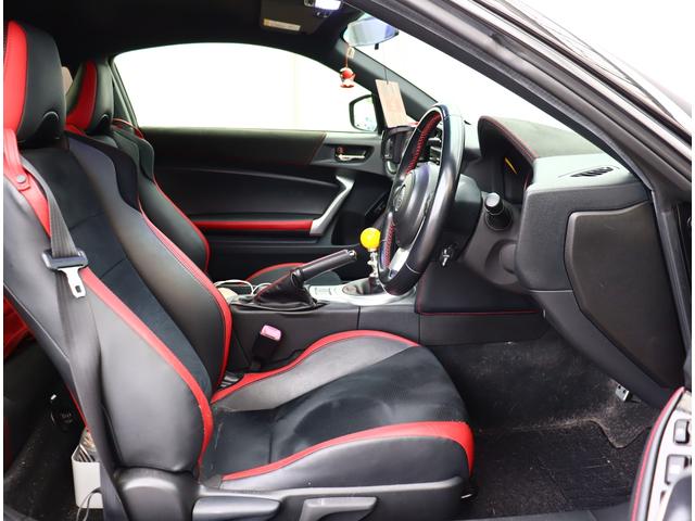 ８６ ＧＴリミテッド　モデリスタフルエアロ　後期型　６速マニュアル車　リアスポ　シートヒーター　コンビレザーシート（7枚目）