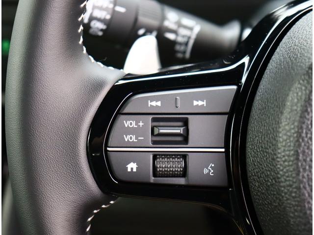 Ｎ－ＢＯＸカスタム ターボコーディネートスタイル　届出済未使用車　９インチホンダコネクトナビ　フルセグＴＶ　ＤＶＤ再生　専用シート　シートヒーター　本革巻ステアリング　バックカメラ　カープレイ対応　コーナーセンサー　踏み間違い軽減　レーダークルーズ（17枚目）