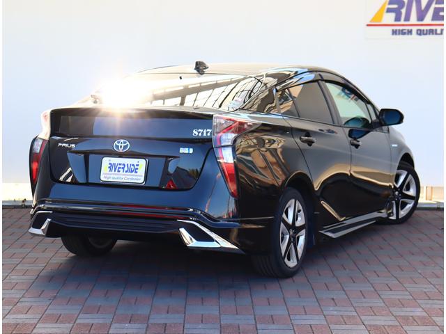 プリウス Ｓツーリングセレクション　モデリスタフルエアロ　純正９型ナビフルセグ　バックガイドモニター　ＥＴＣ　スマートキー　１７アルミ　シートヒーター　セーフティセンス　衝突軽減ブレーキ　ＡＣＣ　ＬＤＡ　ＡＨＢ　ＬＥＤ（6枚目）