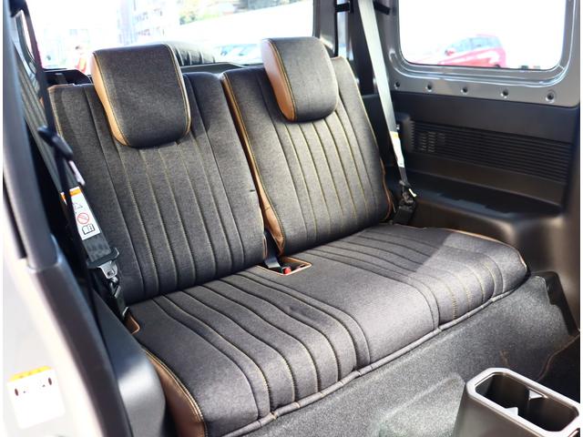 ジムニー 　シーエルリンクパーツ　フロントグリル　１インチアップサス　１６ＡＷ　シートカバー　ロッソモデロマフラー　社外テールランプ　８インチナビ　バックカメラ　ＥＴＣ　フルセグＴＶ　リアスピーカー　前後ドラレコ（9枚目）