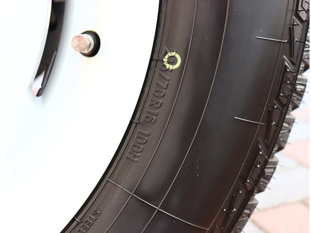 ジムニー 　シーエルリンクパーツ　フロントグリル　１インチアップサス　１６ＡＷ　シートカバー　ロッソモデロマフラー　社外テールランプ　８インチナビ　バックカメラ　ＥＴＣ　フルセグＴＶ　リアスピーカー　前後ドラレコ（22枚目）