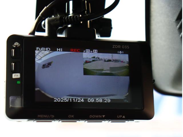 ジムニー 　シーエルリンクパーツ　フロントグリル　１インチアップサス　１６ＡＷ　シートカバー　ロッソモデロマフラー　社外テールランプ　８インチナビ　バックカメラ　ＥＴＣ　フルセグＴＶ　リアスピーカー　前後ドラレコ（29枚目）