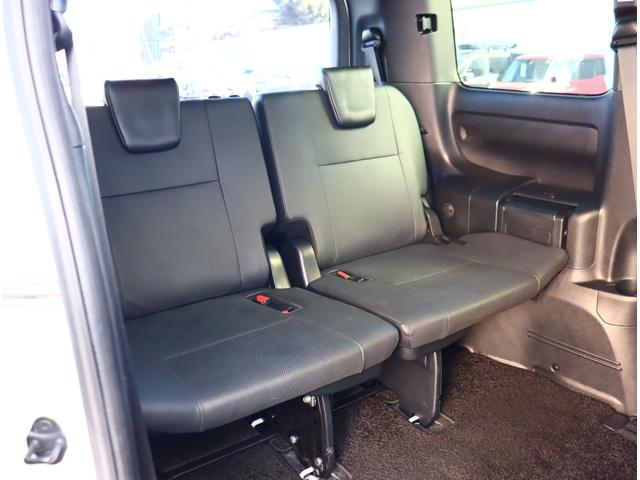 エスクァイア Ｇｉ　８人乗　モデリスタフルエアロ　１０型ナビフルセグバックカメラ　１２．１フリップダウンモニター　ＥＴＣ　前後ドラレコ　スマートキー　ＬＥＤヘッド　セーフティセンス　ＰＣＳ　シートヒーター　黒合皮シート（10枚目）