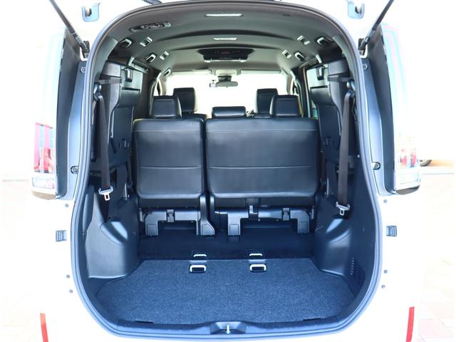 エスクァイア Ｇｉ　８人乗　モデリスタフルエアロ　１０型ナビフルセグバックカメラ　１２．１フリップダウンモニター　ＥＴＣ　前後ドラレコ　スマートキー　ＬＥＤヘッド　セーフティセンス　ＰＣＳ　シートヒーター　黒合皮シート（12枚目）