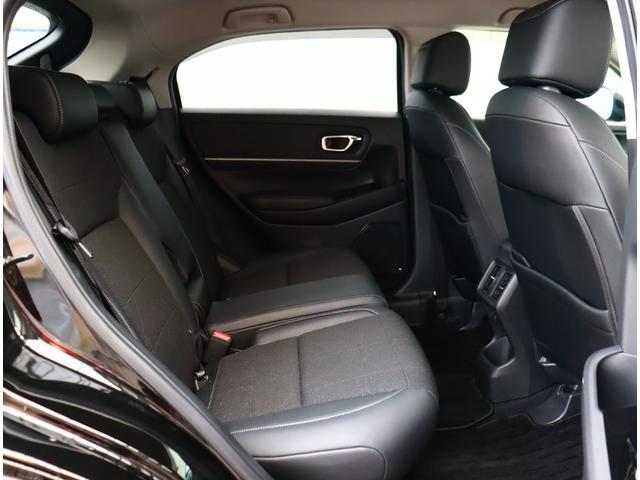 ヴェゼル ｅ：ＨＥＶ　Ｚ　ホンダコネクトナビ　フルセグ　バックモニター　ＥＴＣ　前後ドラレコ　ハーフレザー　シートヒーター　ＬＥＤライト　パワーゲート　ホンダセンシング　ＰＣＳ　ＡＣＣ　ＬＫＡＳ　コーナーセンサー　ＵＳＢ（9枚目）