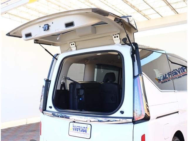 セレナ ｅ－パワー　ルキシオン　フロントスポイラー　プロパイロット２．０　フリップダウンモニター純正ナビフルセグ全方位　デジタルインナーミラー　ＨＵＤ　合皮シート　ＢＳＭ　アルミ　ＥＴＣハンズフリースライドドア　ＬＬＥＤ　ｅペダル（50枚目）