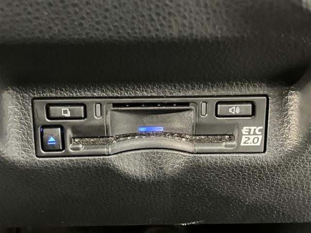 シエンタ ハイブリッドＺ　ＴＳＳ　エアバック　デモカー　アルミ　キーレスエントリー　ナビＴＶ　イモビライザー　バックモニター　ＬＥＤヘッドライト　ＥＴＣ車載器　横滑り防止　スマートキー　オートエアコン　サイドエアバッグ　ＡＢＳ（9枚目）