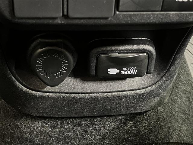 シエンタ ハイブリッドＺ　ＴＳＳ　エアバック　デモカー　アルミ　キーレスエントリー　ナビＴＶ　イモビライザー　バックモニター　ＬＥＤヘッドライト　ＥＴＣ車載器　横滑り防止　スマートキー　オートエアコン　サイドエアバッグ　ＡＢＳ（11枚目）