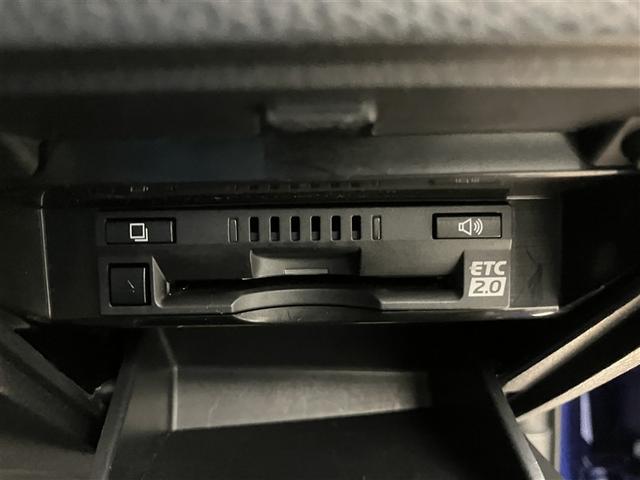 カムリ Ｇレザーパッケージ　衝突被害軽減　ＤＶＤプレーヤー　１００Ｖ電源　定期点検記録簿　ＬＥＤランプ　ナビＴＶ　横滑り防止　電動シート　地デジＴＶ　イモビライザー　エアバッグ　キーフリー　メモリ－ナビ　オートクルーズ　ＡＢＳ（9枚目）