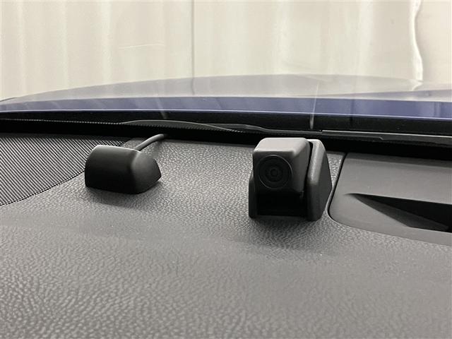 カムリ Ｇレザーパッケージ　衝突被害軽減　ＤＶＤプレーヤー　１００Ｖ電源　定期点検記録簿　ＬＥＤランプ　ナビＴＶ　横滑り防止　電動シート　地デジＴＶ　イモビライザー　エアバッグ　キーフリー　メモリ－ナビ　オートクルーズ　ＡＢＳ（11枚目）