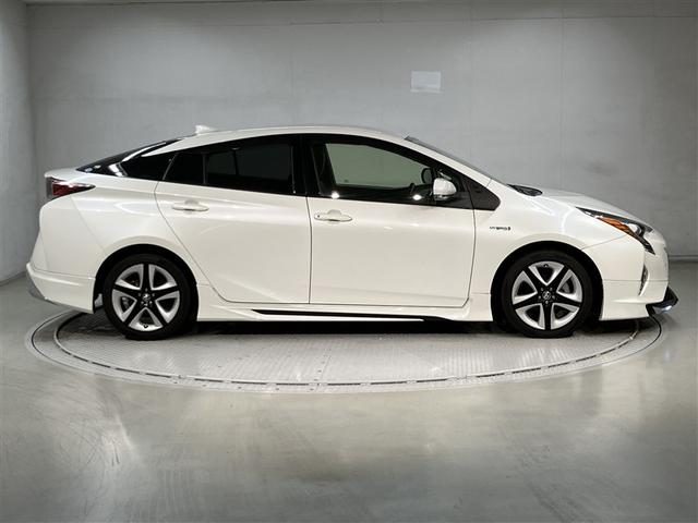 プリウス Sツーリングセレクション レーダーブレーキサポート フルオートエアコン デュアルエアバック バックモニタ- AW イモビ ESC パワーウインド スマキ- ETC車載器 サイドエアバック フルセグ地デジTV DVD再生可能(3枚目)