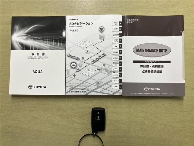 アクア クロスオーバー メディアプレイヤー接続 Bカメラ 地デジ イモビライザー ナビTV エアコン 1オ-ナ- LED ESC 記録簿 ドライブレコーダー アルミホイール キーフリー DVD再生可 ETC パワーウィンドウ(20枚目)