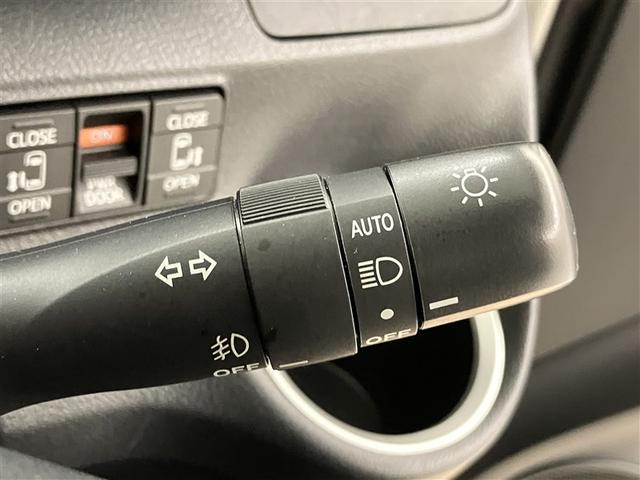 シエンタ Ｇ　クエロ　軽減ブレーキ　両側自動ドア　Ｉストップ　後カメラ　デュアルエアバック　パワーウィンドウ　フルオートエアコン　ＤＶＤ再生可　ウォークスルー　ＬＥＤヘッド　ナビ＆ＴＶ　スマキー　ＶＳＣ　３列　キーレス（19枚目）