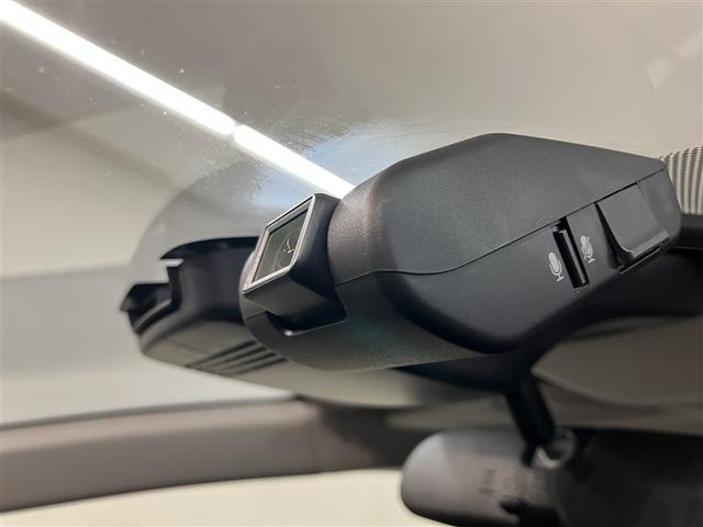 アクア Ｓスタイルブラック　ＡＵＸ端子　バックモニタ－　地デジフルセグ　ナビＴＶ　イモビライザー　ＬＥＤライト　スマートキープッシュスタート　１オーナー　ＥＴＣ付き　Ｗエアバッグ　キーフリ　メモリーナビゲーション　ドラレコ付き（7枚目）