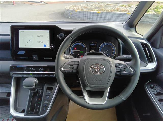 ノア ハイブリッドＧ　パワースライドドア　ＬＥＤヘッドライト　バックモニター　フルセグＴＶ　ミュージックプレイヤー接続可　ＥＴＣ　アルミホイール　３列シート　４ＷＤ　衝突被害軽減システム　ＤＶＤ再生　ＡＣ１００Ｖ（13枚目）