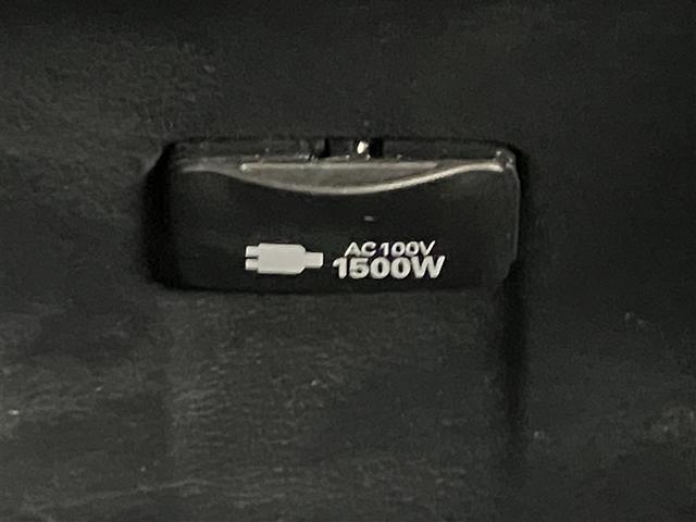 プリウス Ａツーリングセレクション・ブラックエディション　ＬＥＤライト　１オーナー　ＡＣ１００Ｖ電源　Ｂカメラ　アルミホイール　スマートキー　オートクルーズコントロール　ＡＣ　ＥＴＣ　定期点検記録簿　ミュージックプレイヤー接続可　キーフリー　フルセグＴＶ（10枚目）