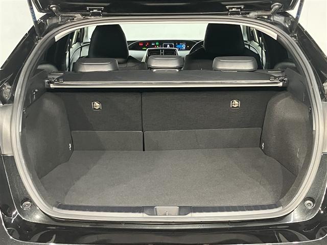 プリウス Ａツーリングセレクション・ブラックエディション　ＬＥＤライト　１オーナー　ＡＣ１００Ｖ電源　Ｂカメラ　アルミホイール　スマートキー　オートクルーズコントロール　ＡＣ　ＥＴＣ　定期点検記録簿　ミュージックプレイヤー接続可　キーフリー　フルセグＴＶ（20枚目）