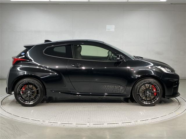 ＧＲヤリス ＲＺ　ハイパフォーマンス　１オーナ　地デジ　Ｉストップ　ＬＥＤヘッド　ナビ＆ＴＶ　盗難防止システム　バックガイドモニター　ＡＷＤ　フルオートエアコン　横滑り防止装置付き　アクティブクルーズコントロール　スマートキ－　ＡＢＳ付き（3枚目）