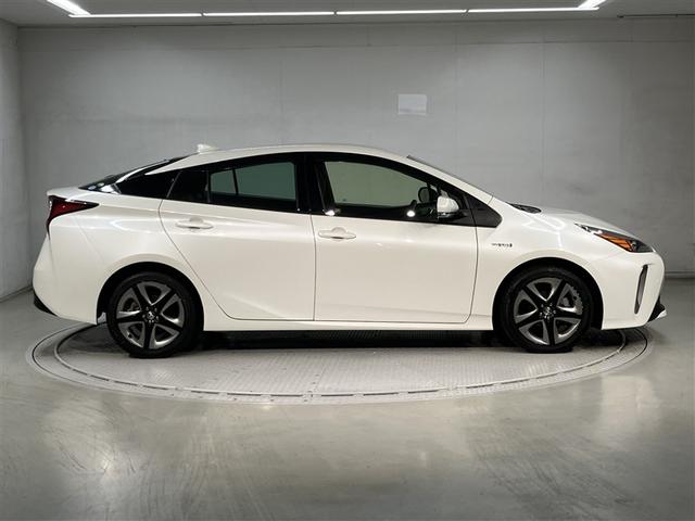 プリウス Ｓツーリングセレクション　エアバック　Ｂモニ　ＬＥＤヘッド　イモビ　オートクルーズ　横滑り防止　サイドエアバック　ＥＴＣ　スマートキー　メモリ－ナビ　助手席エアバック　ナビＴＶ　ＡＢＳ　ＡＷ　フルオートエアコン　ワンセグ（3枚目）