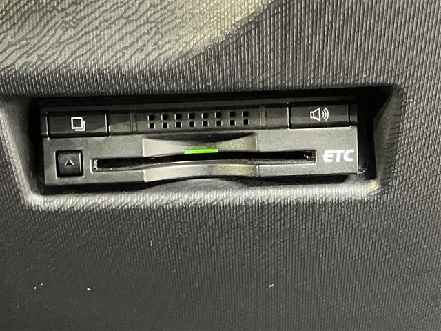 アクア Ｓ　スマートキープッシュスタート　キーレスエントリ　ドラレコ付　フルセグ地デジ　イモビ　ナビ＆ＴＶ　オートエアコン　デュアルエアバック　ＥＳＣ　Ｂカメラ　パワーウィンドウ　ＡＵＸ端子　ＥＴＣ　ＳＲＳ（8枚目）