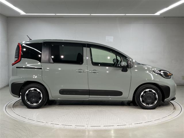 シエンタ Ｚ　１オナ　Ｗ電動ドア　イモビ　クルーズＣ　ＬＥＤヘッドランプ　ＥＴＣ　Ｓキー　横滑り防止機能　メモリーナビ　パワーウィンドウ　エアバック　ＡＢＳ　ドラレコ　カーテンエアバック　ウォークスルー　ナビ＆ＴＶ（3枚目）